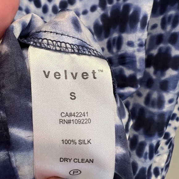 Velvet by Graham and Spencer 100% Silk Tie Dye Boho Peasant Blouse. Size Small. - Picture 7 of 11